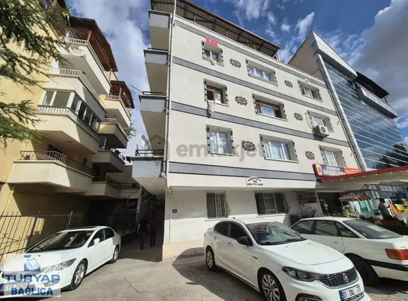İstasyon Hikmet Özer Caddesinde Giriş Kat 2+1 Kiralık Daire 1