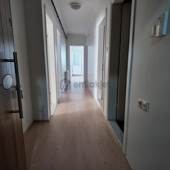 Reşatbey Merkezi Konumda 120 M2 Asansörlü Geniş 2+1 2