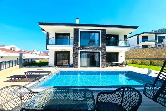 Didim Akbükte 500m2 Arsa İçinde Muhteşem Deniz Manzaralı Villa🔥 1