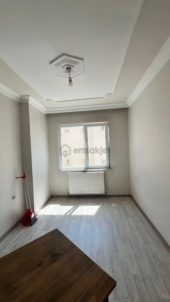 Yavuzhan`dan Adliye Arkası Merkezi Konumda Satılık Daire 2