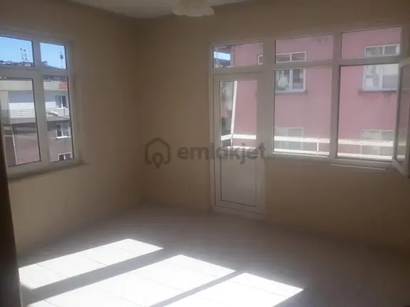 Bucak Mahallesinde 4 Katlı Yatırımlık Komple Satılık Bina 2