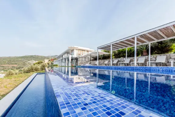 Suna Tabakçı'dan Mimar İmzalı Deniz Manzaralı Lüks Villa 2