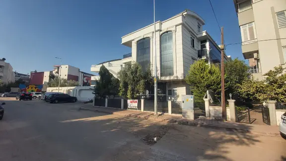 Güzeloba'da Arakat 1+1 Full Eşyalı Daire 2
