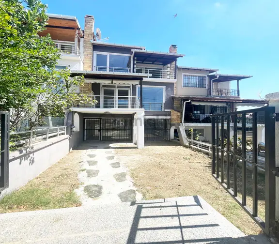 Silivri Cumhuriyet Mahallesi Kiralık 5+1 Deniz Manzaralı Villa 2