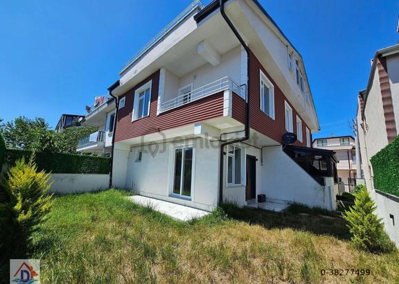 Deniz'den 3+1 Geniş Bahçeli, Denize Yakın Satılık Villa 2