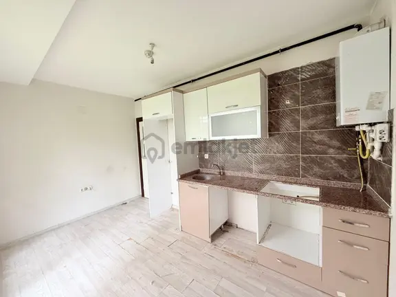 Ergünden Hürriyette Yeni Ygiriş Satılık Kiracılı 2+1 Daire 2