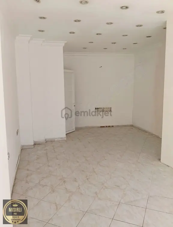 Kemeraltı Mah De Cadde Üzeri Kiralık Dükkan 2