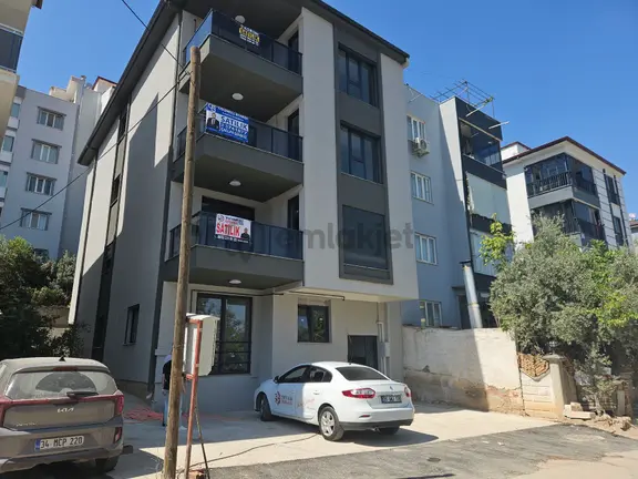 Gümüşler Bulvarının Dibinde Satılık 3+1 Daire 1