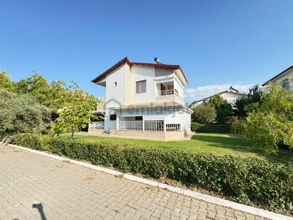 Dikili Kabakumda Havuzlu Site İçerisinde Ön Sıra Yazlık Villa 2