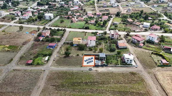 Atlı Spor Tesisleri Altı 3 Kat Cadde Cepheli Arsa 2