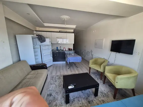 Cumhuriyet Mahallesi'nde Ara Kat Eşyalı Daire 2