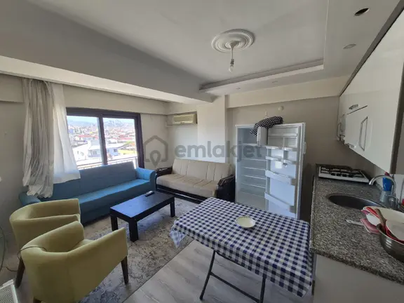 Cumhuriyet Mahallesi'nde Ara Kat Eşyalı Daire 1