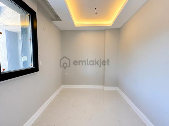 Umas Solutıon'dan Denize Sıfır Deniz Manzaralı 2+1 Daire 2