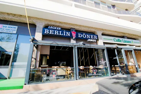 Beylikdüzü Demir Country'de Devren Kiralık Fast Food Restoranı 1