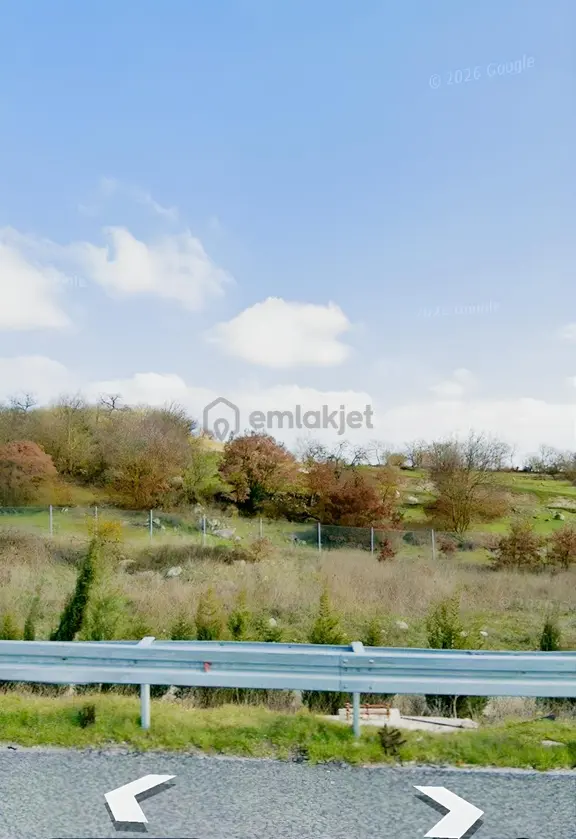 Savaştepe Soğucak Köyü İzmir-istanbul Otobanı Yanı Tarla 2
