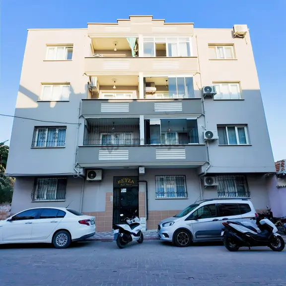 Atatürk Mahallesi Pazar Pazarı Yakını 150 M² 3+1 Satılık Daire 1