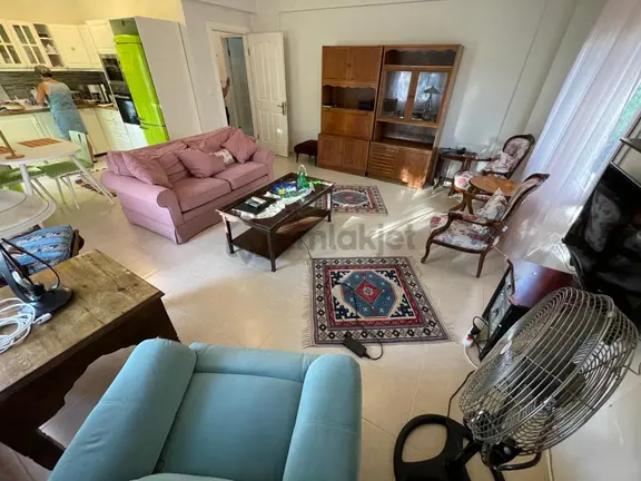 Çeşme Merkezde Kiralık Eşyalı 3+1 Daire 1