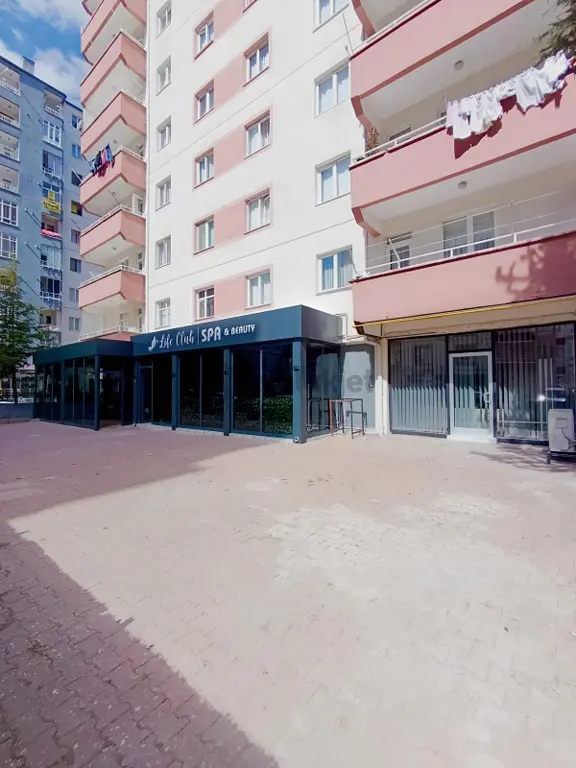 Talas Yenidoğan Da Kurumsal Kiracılı Satılık 550 M2 Dükkan 1