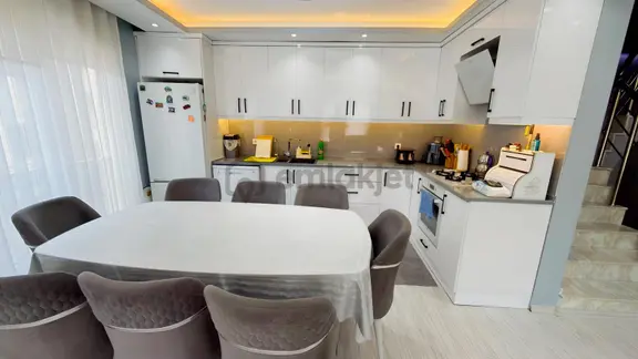 Buca Yenigün'de 200 M² Köşe Parsel Garajlı Satılık Müstakil Ev 2