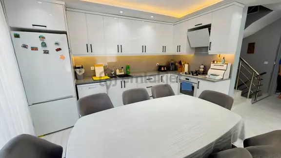Buca Yenigün'de 200 M² Köşe Parsel Garajlı Satılık Müstakil Ev 2