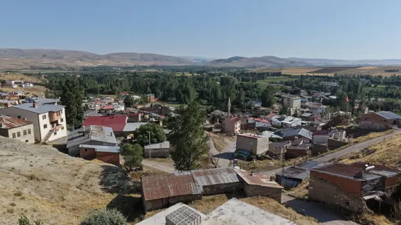 Konursu Merkezde Eşsiz Manzaralı Köy Evi 1