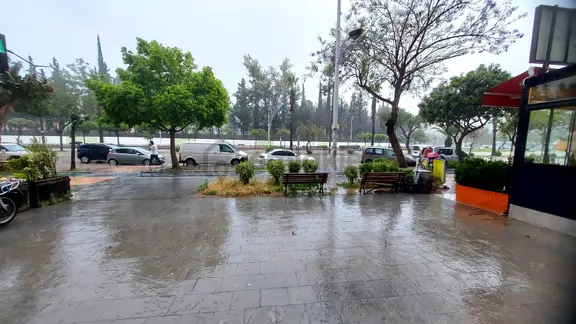 T. Özal'da Yola Sıfır Satılık Çok Cazip Mağaza .... 2