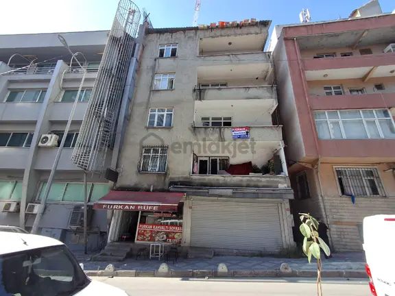 Satılık 52m² Hisseli 4.kat Daire&düz Zemin Dükkan Tem'in Dibinde 1