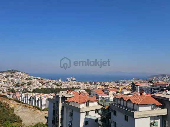 Kuşadası İkiceşmelik'te Deniz Manzaralı 3+1 Daire (130m²) 2