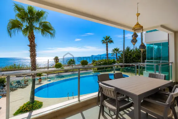 Alanya Kargıcakta 2+1 Denize Sıfır Full Deniz Manzaralı Daire 1