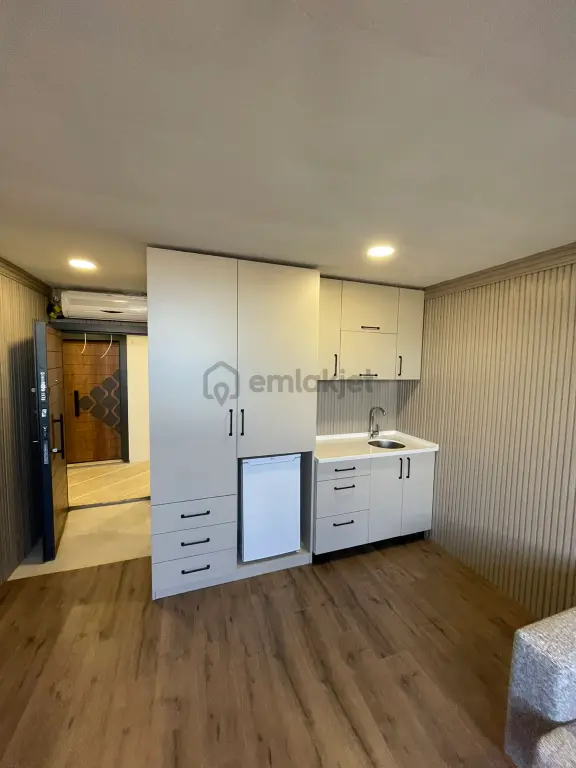 Metrobüs Durağı Ve Aydın Üniversitesi Yanı Eşyalı Ve Faturalar Dahil 1+0 Kiralık Daire 1