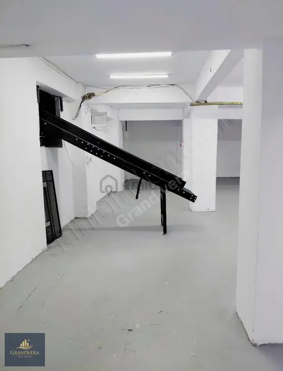 Güngören Gençosman'da Kiralık 2 Kat 400 M2 1