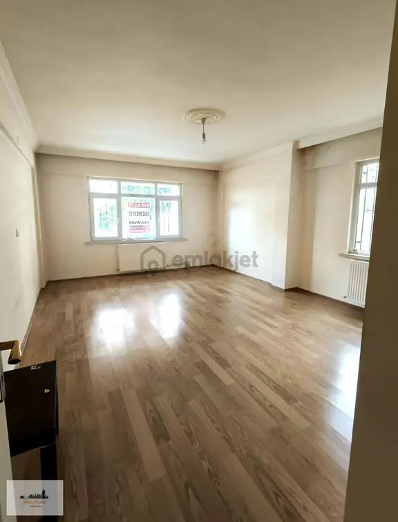 Şafak Mahallesi Merkezi Konumda 3+1 Geniş Daire 1