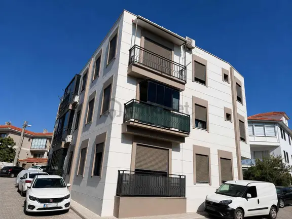 Yiğit Gayrimenkul'den Çeşme Merkez'de Uygun Fiyat Satılık 2+1 1