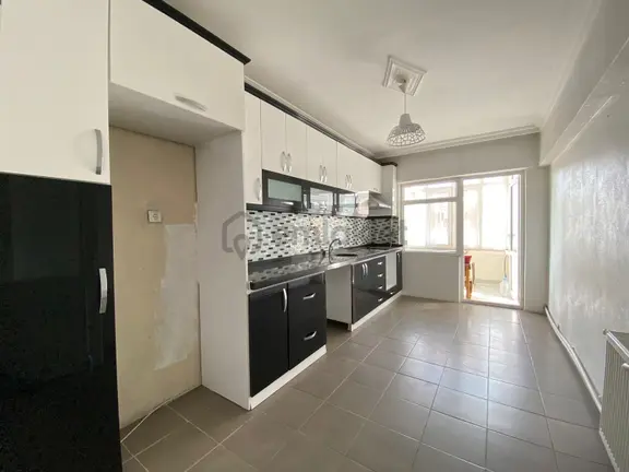Reşadiye Mahallesinde 3+1 Arakat Kiralık Daire 1