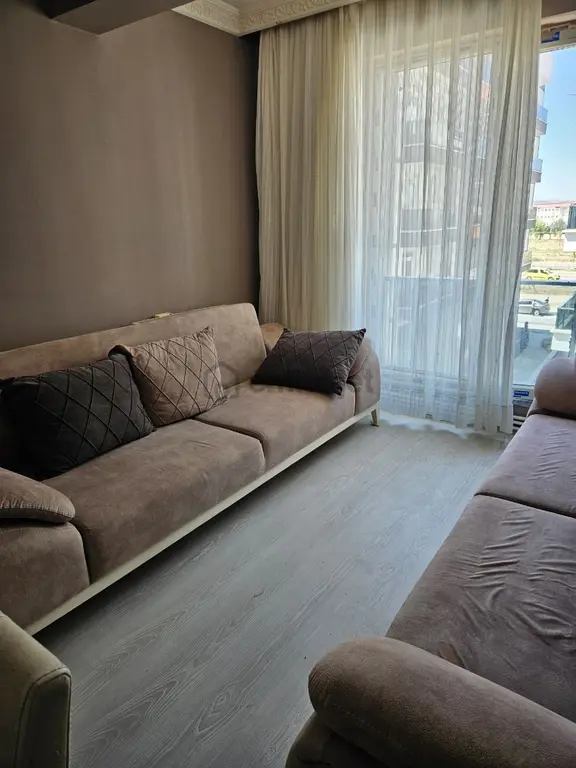 Erenler Anayola 50 M 2+0 Lux Arakat Daıre Kiraliktir 2