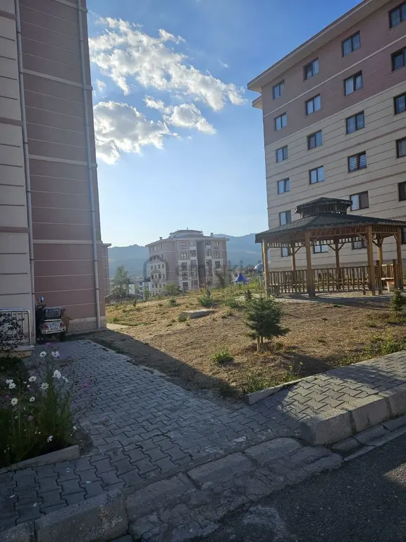 Kanlica Tokılerde Zemın Kat Bakımlı 2+1 85 M2 Daıre Kiraliktir 2