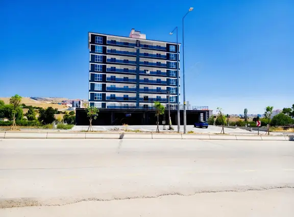Yakacık Bulvarda Geniş Cepheli Kurumsal Kiralık Dükkan 2