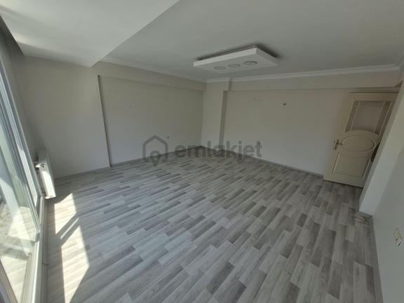 Buca Laleli'de/uçanyolyakını421sokak'da/135m2,3+1,10yıllık,daire 2