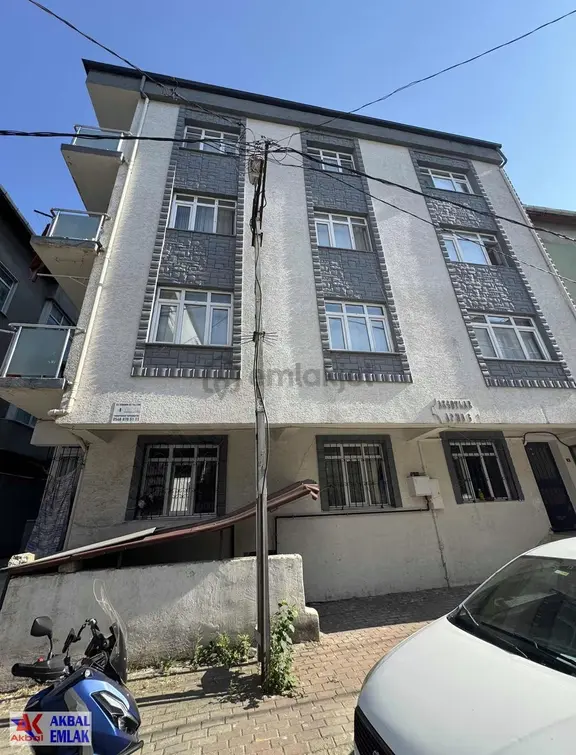 Akbal Gayrimenkul'den Satılık Geniş 2+1 Müstakil Girişli,depolu 1