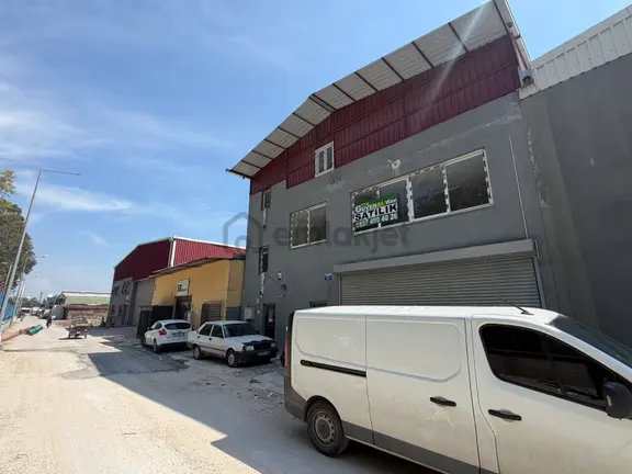 Güven Al Yüreğir Mobilyacılar Sit. 950 M2 Kiralık İşyeri 1
