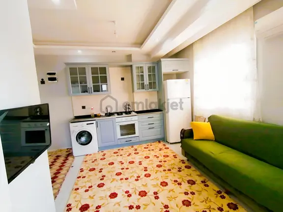Erguvan Cad. İskanlı Ulaşım Sorunu Olmayan Full Eşyalı 1+1 Daire 1
