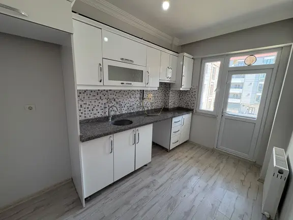 Arya Yapı'dan Veliköy Çarşıda Boyalı 2+1 Masrafsız Kiralık Daire 2