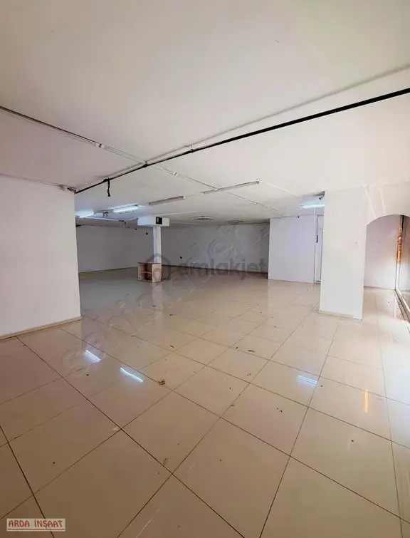 Cebeci Mahallesi 250m2 Ofisli Dükkan Mutfak Wc Mevcut. 2