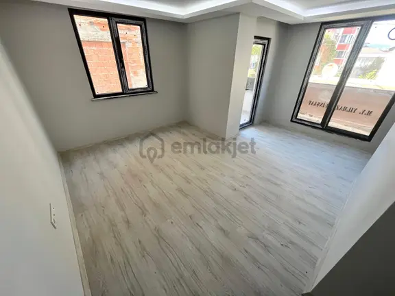 Çekmeköy Cumhuriyet Mh. Satılık Giyinme Odalı 2+1 Yüksek Giriş 2