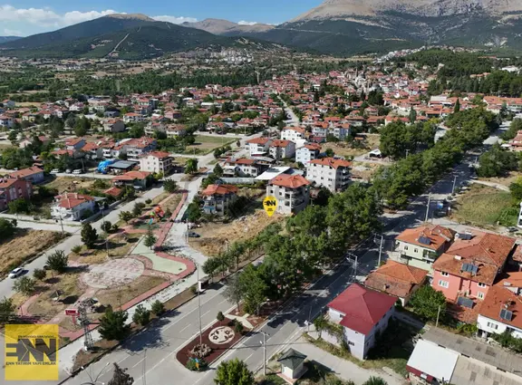 Isparta Gönen Caddeye Sıfır 3 Katlık İmarlı Satılık Arsa 1