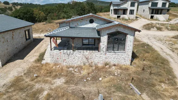 B&u Gayrimenkul'den Koruköy'de Natamam Taş Villa 1