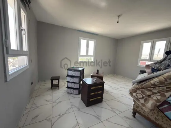 Açıksu Caddesinde Kiralık Depo Ve İşyeri 2