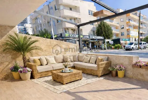 Yeni Yapı Teraslı İşyeri Kuşadası Merkezde Dükkan Boştur 2
