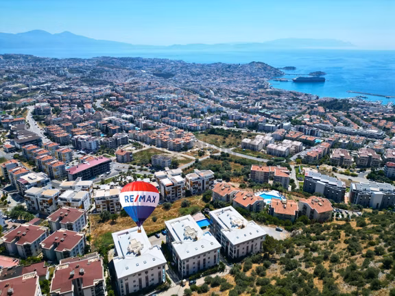 Kırmızı Evler Sitesi Deniz Manzaralı Eşyalı Satılık 4+1 Daire 2