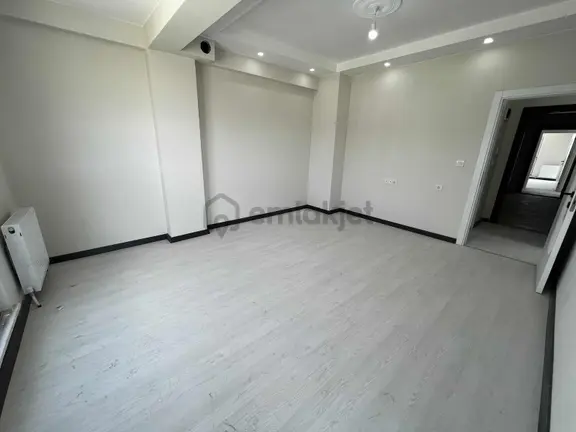 Havuzlar Mahallesinde Cadde Cepheli Sıfır 2+1 Daire 2